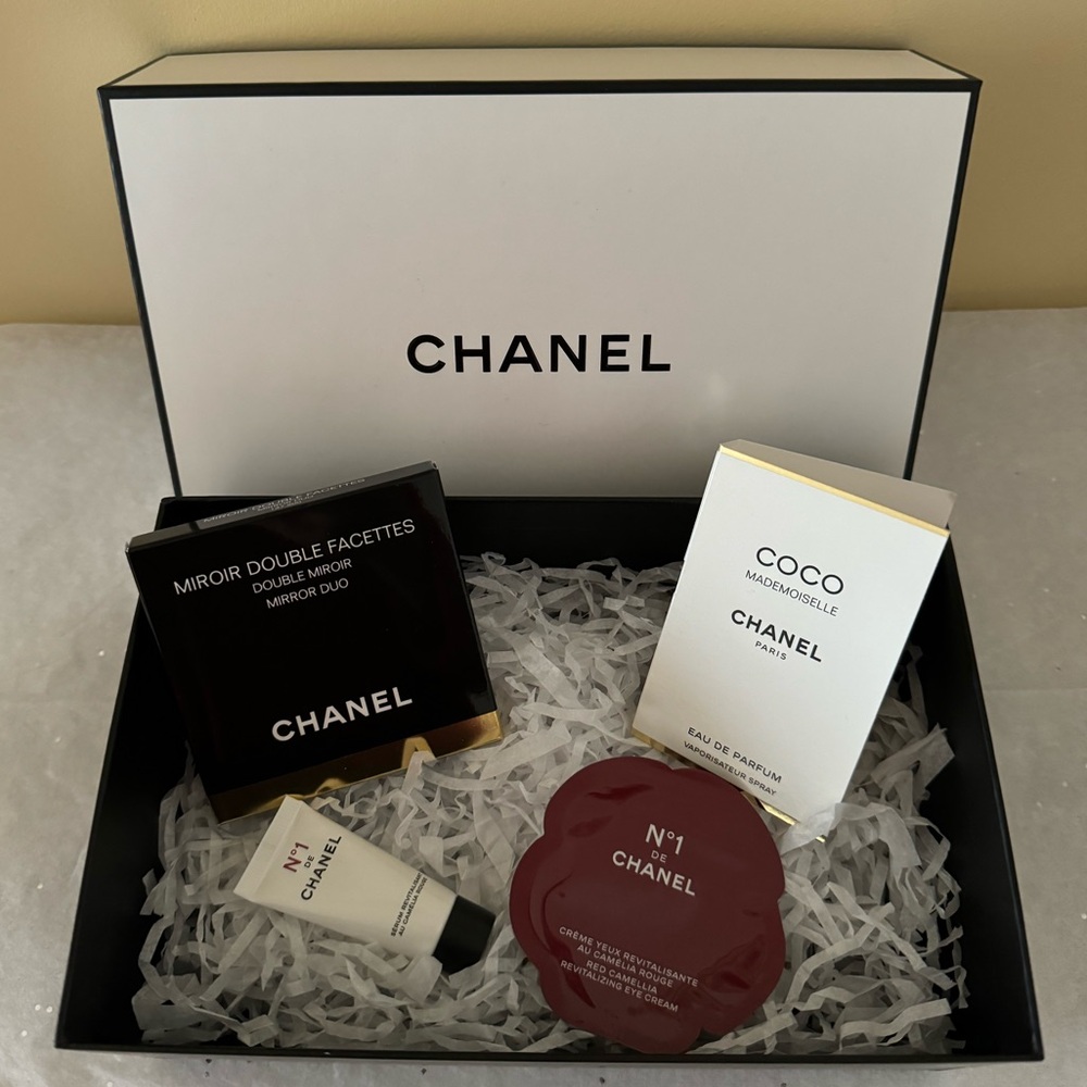 Chanel Double Mirror Duo Beauty Bundle